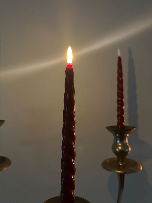 LED 3D Stabkerzen Ribe 4´er Set Rot gedreht 26cm Timer Fernbedienung flackernde Kerze