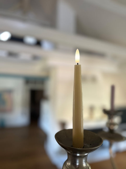 LED 3D Stabkerzen Ribe 4´er Set Vanille Gelb 26cm Timer Fernbedienung flackernde Kerze