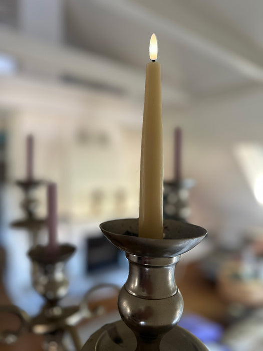 LED 3D Stabkerzen Ribe 4´er Set Vanille Gelb 26cm Timer Fernbedienung flackernde Kerze