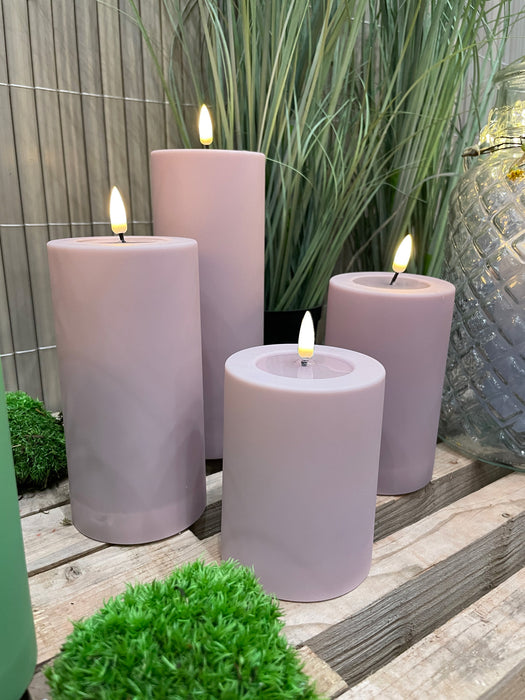 Real Flame 3D LED Stumpenkerze 10x10cm Lila Echtwachs flackernde Kerze