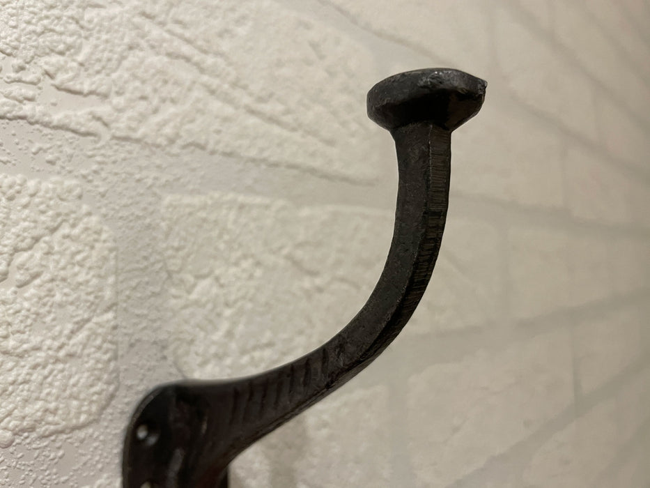 KI-generiertes Bild,Vintage Doppel Kleiderhaken 13x3cm Schwarz Garderobenhaken Wandhaken