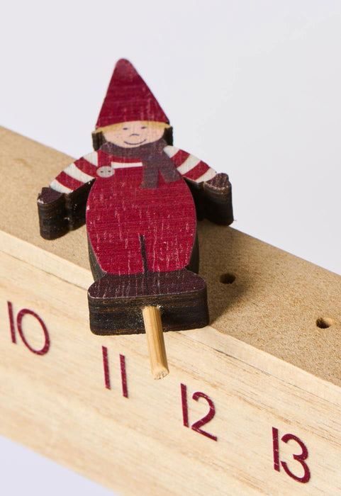 KI-generiertes Bild,Vintage Holz Adventskalender gehendes Wichtelmännchen 50cm Countdown Xmas Deko