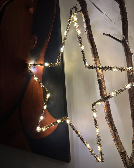 KI-generiertes Bild,2x 35 LED Leuchtstern Weihnachtsstern Ø 38cm Gold Timer Batterie Beleuchtet