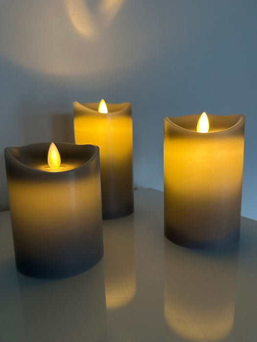 3D LED Echtwachs Stumpenkerze Grau 3´er Set Fernbedienung Timer flammenlose Kerze