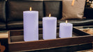 KI-generiertes Bild,LED 3D Stumpenkerze Ribe Lila 15x7,5cm Echtwachs flackernde flammenlose Kerze