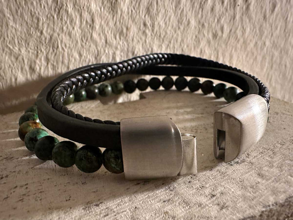 Design Unisex Lederarmband 21cm Sóller Dreifach Schwarz Grün Natursteine Echtleder