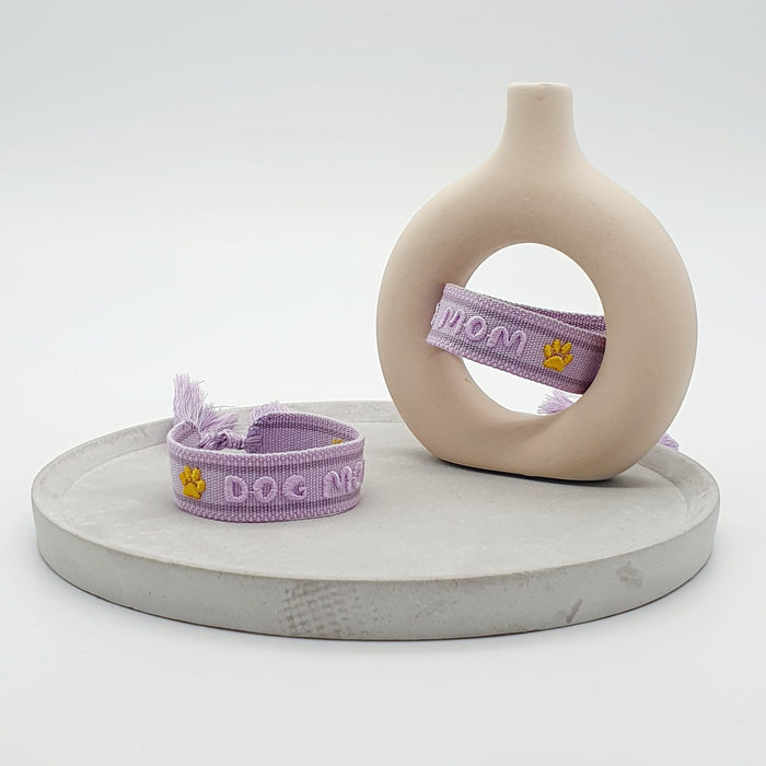 Canvas Statement Armband Dog Mom Lila Flieder Quasten besticktes Webarmband