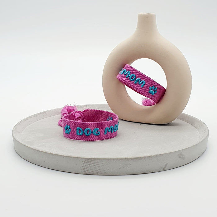 Canvas Statement Armband Dog Mom Pink Magenta Quasten besticktes Webarmband