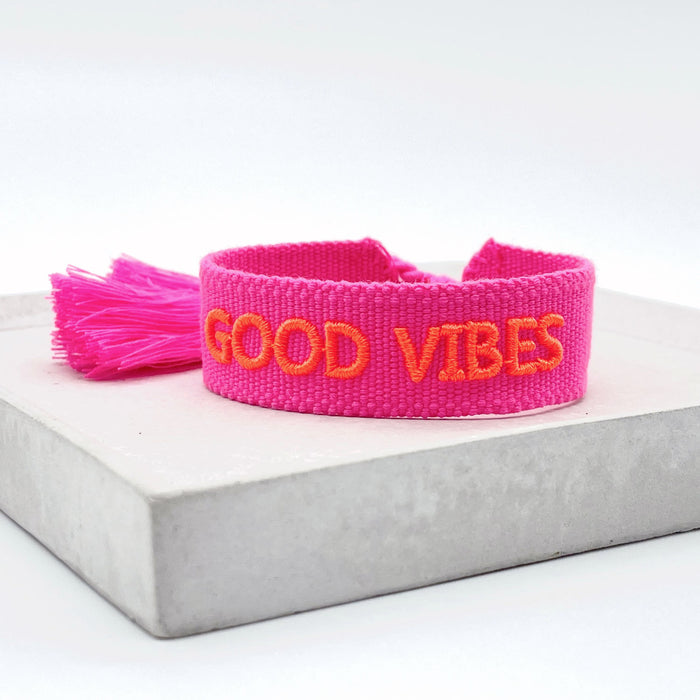 Canvas Statement Armband Good Vibes Neon Pink Orange Quasten besticktes Webarmband
