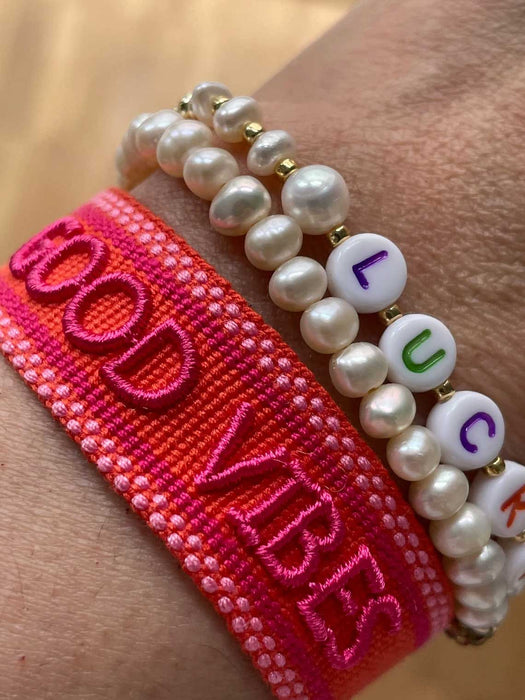 Canvas Statement Armband Good Vibes Rot Quasten besticktes Webarmband