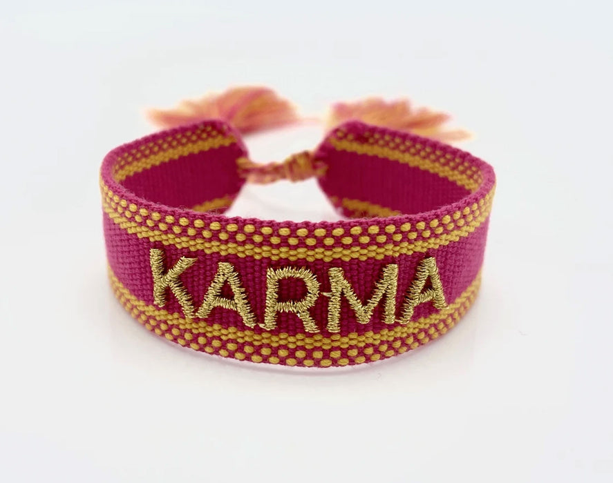 KI-generiertes Bild,Canvas Statement Armband Karma Magenta Gold Quasten besticktes Webarmband