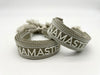 KI-generiertes Bild,Canvas Statement Armband Namaste Grün Grau Quasten besticktes Webarmband