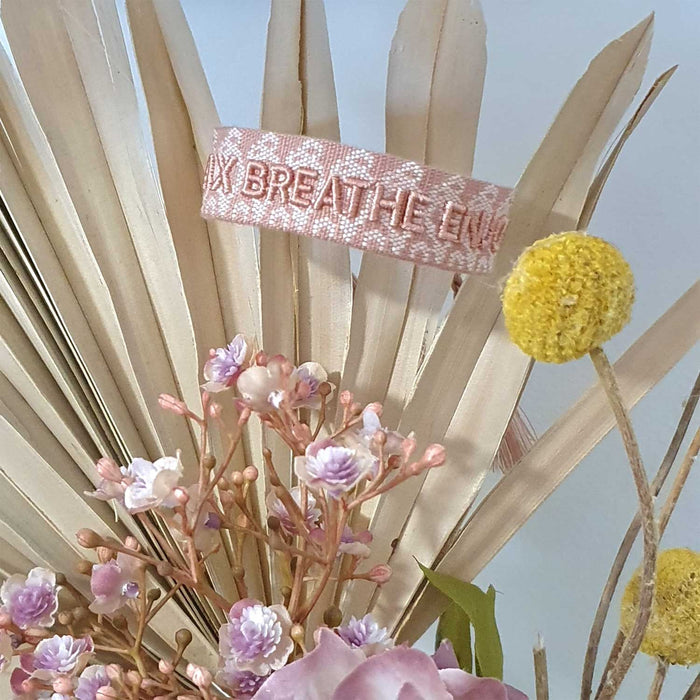 Canvas Statement Armband Relax Breathe Enjoy Rose Quasten besticktes Webarmband