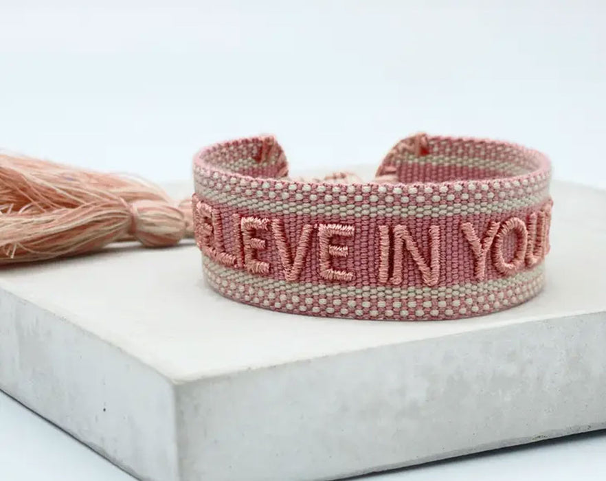 Canvas Statement Armband Believe in Yourself Rose Altrosa Quasten besticktes Webarmband
