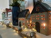 KI-generiertes Bild,Teelichthaus Lichterhaus Aarhus 20cm Keramik Fachwerkhaus Laterne Teelichthalter