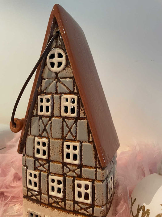 KI-generiertes Bild,Teelichthaus Lichterhaus Aarhus 31cm Keramik Fachwerkhaus Laterne Teelichthalter