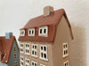 KI-generiertes Bild,Teelichthaus Lichterhaus Aarhus 25cm Keramik Fachwerkhaus Teelichthalter